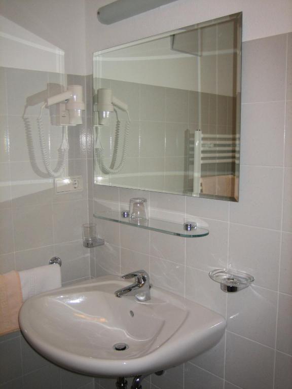 Garni - Appartement Neumairhof Rasun Anterselva Quarto foto